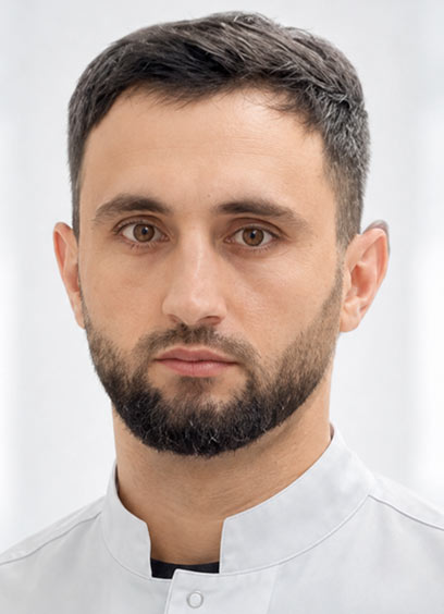 Врач Аскеров Эльяр Эльманович